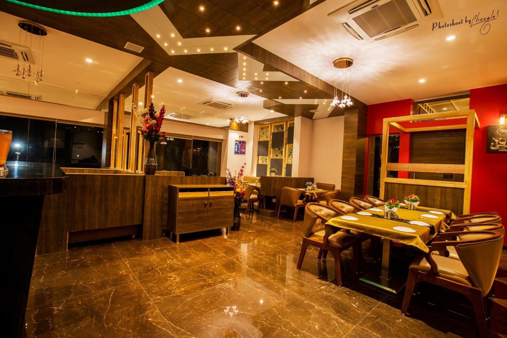 Hotel Prabha Palace Ahmednagar Kültér fotó
