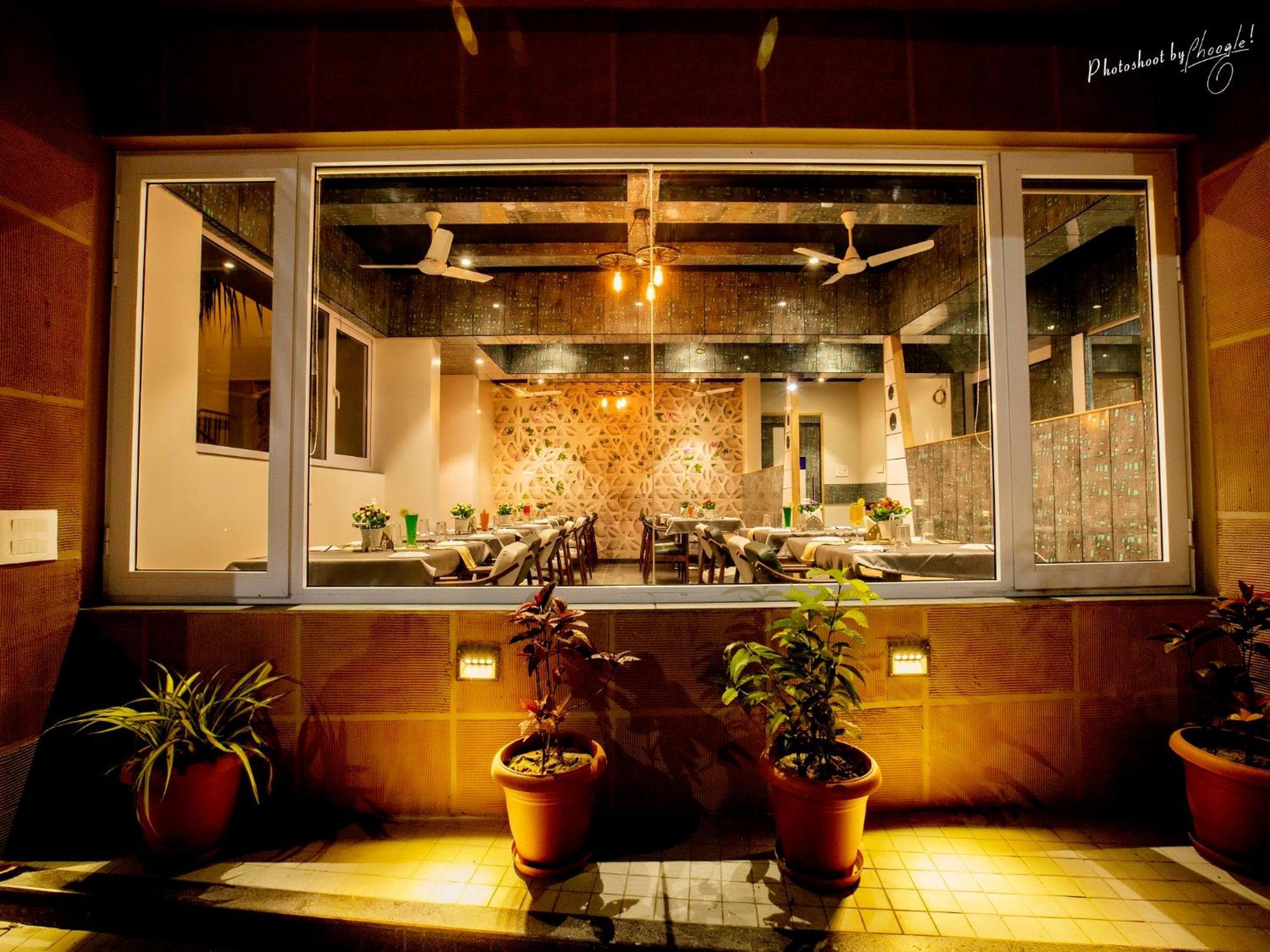 Hotel Prabha Palace Ahmednagar Kültér fotó