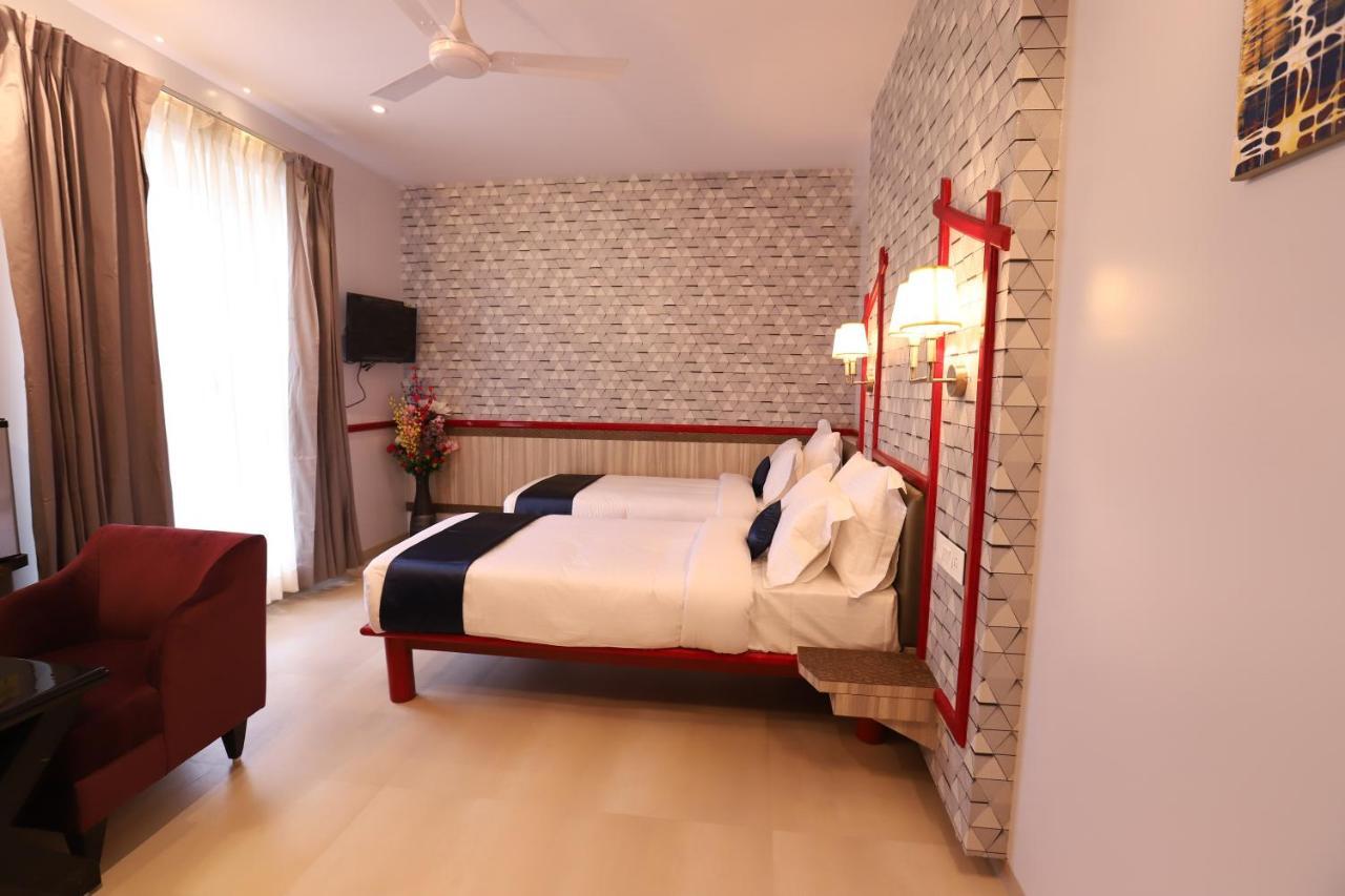 Hotel Prabha Palace Ahmednagar Kültér fotó