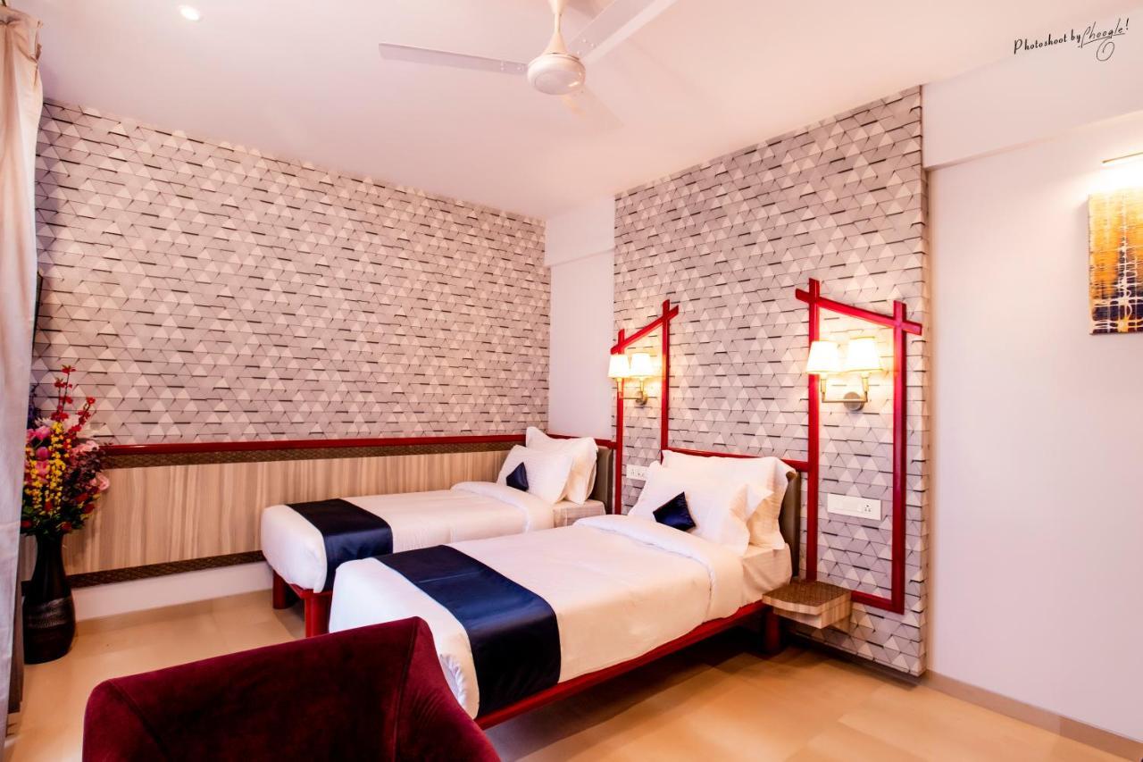 Hotel Prabha Palace Ahmednagar Kültér fotó
