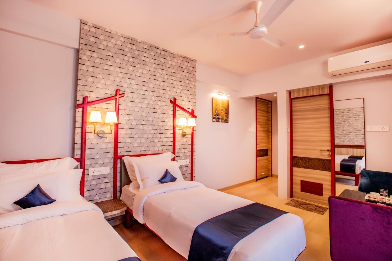 Hotel Prabha Palace Ahmednagar Kültér fotó